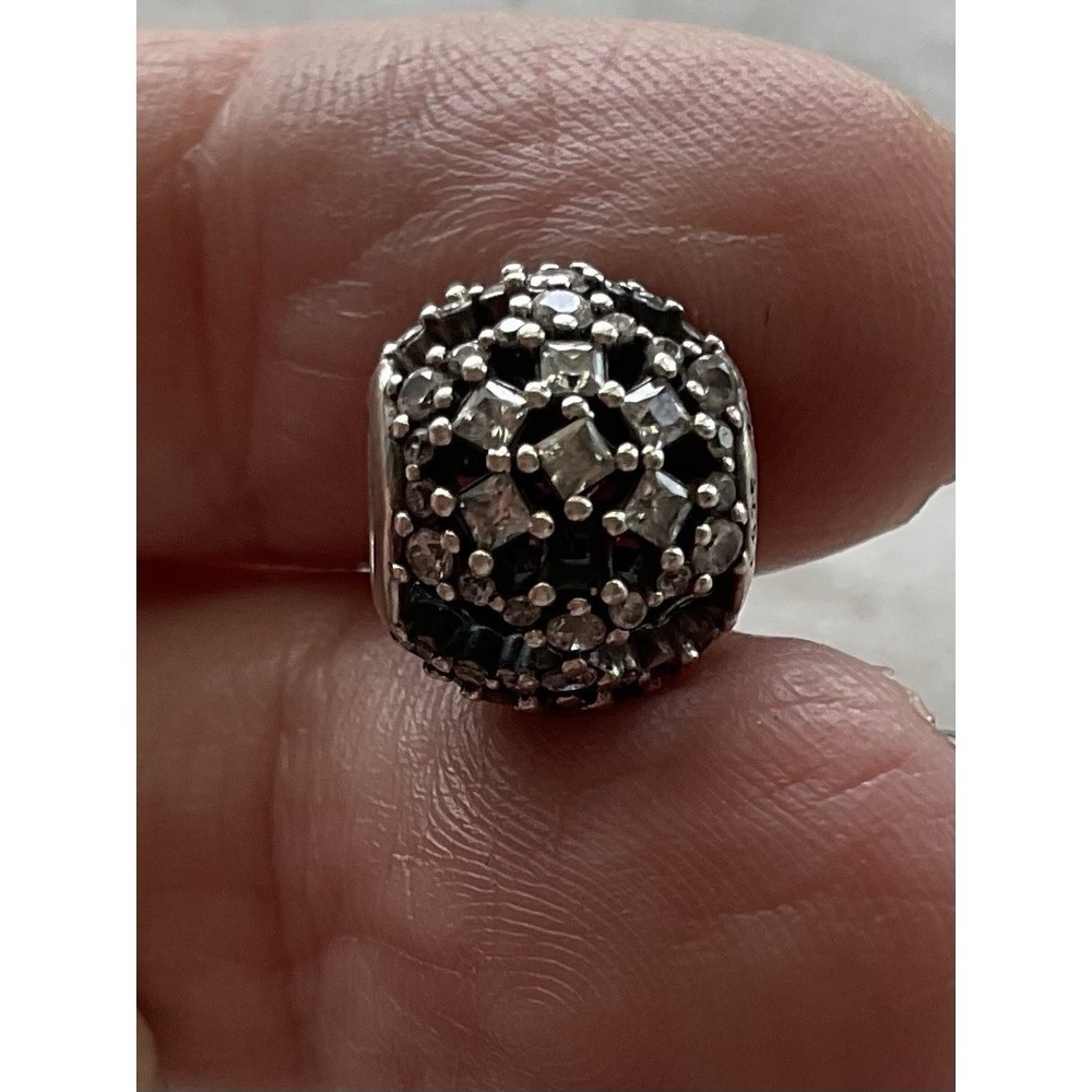 Pandora Sterling Silver Snow Flurry Winter Snowflake charm ALE 925